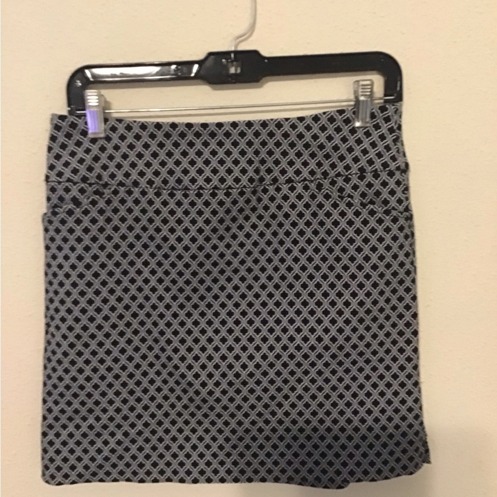Elliot Lauren Elegant Black and White Patterned Skort size 8